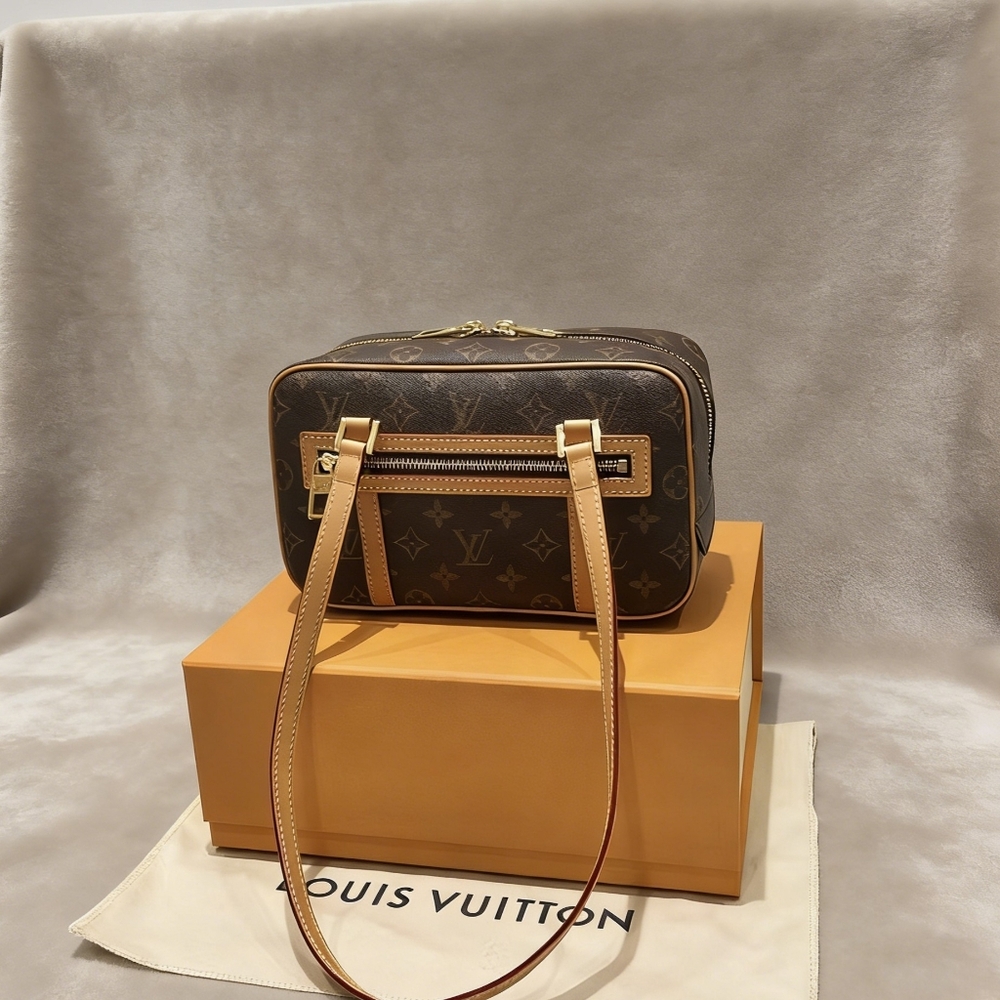 Louis Vuitton  Cité